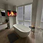 Penthouse Equinox 33 Apartament *