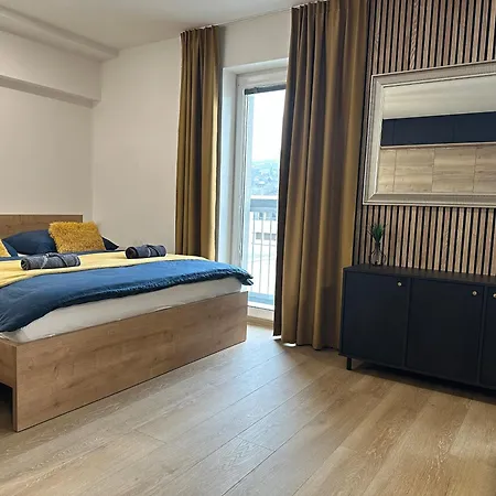 Penthouse Equinox 33